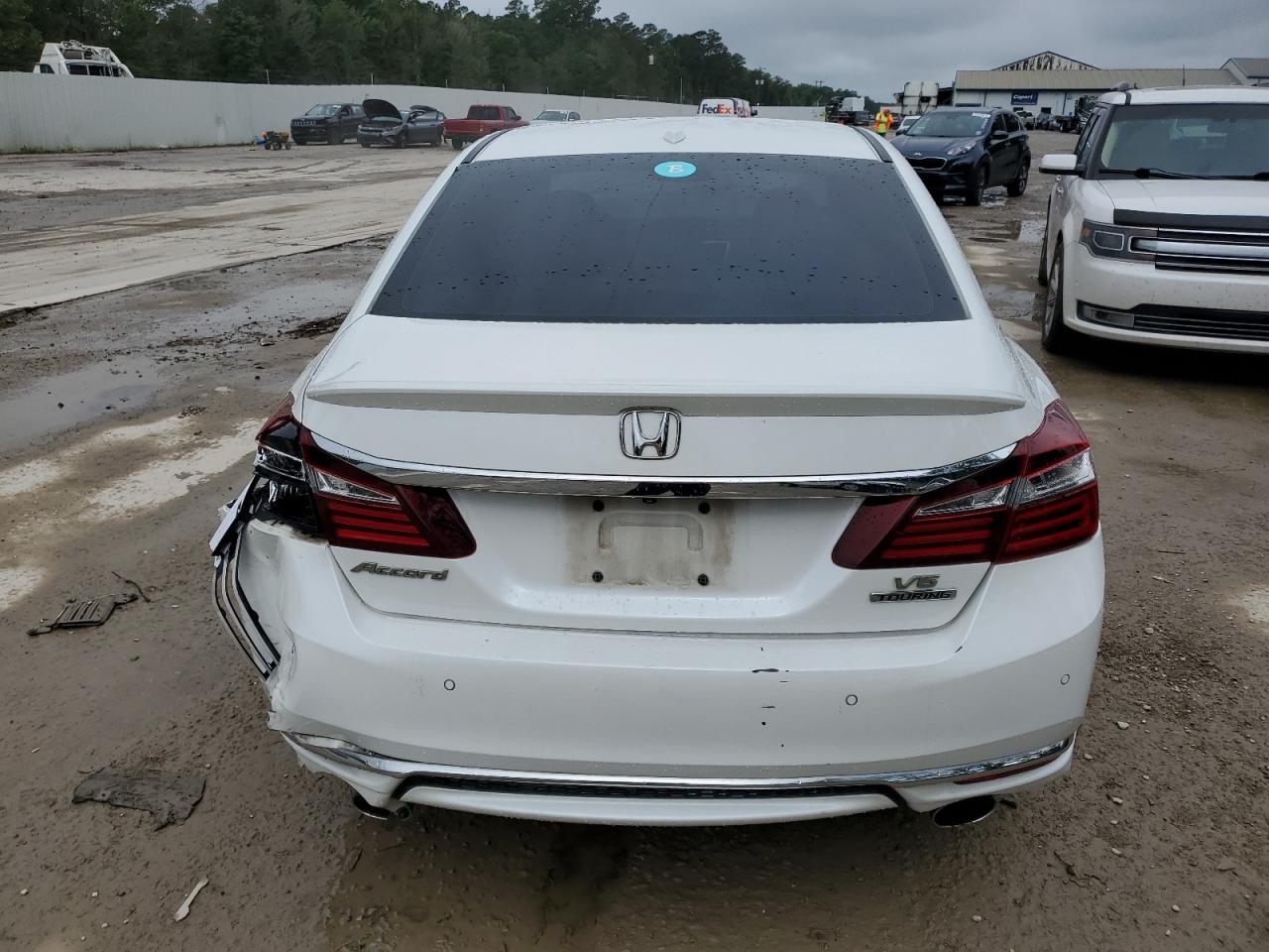 1HGCR3F93HA006473 2017 Honda Accord Touring