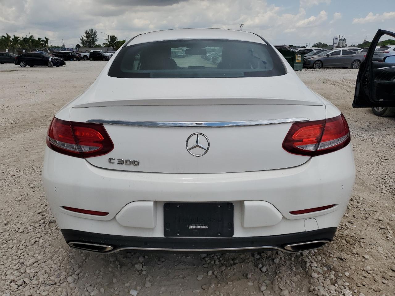 WDDWJ4JB6JF625540 2018 Mercedes-Benz C 300