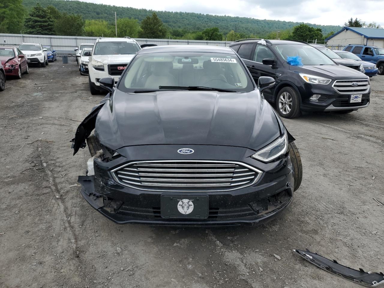 3FA6P0HD5JR135592 2018 Ford Fusion Se