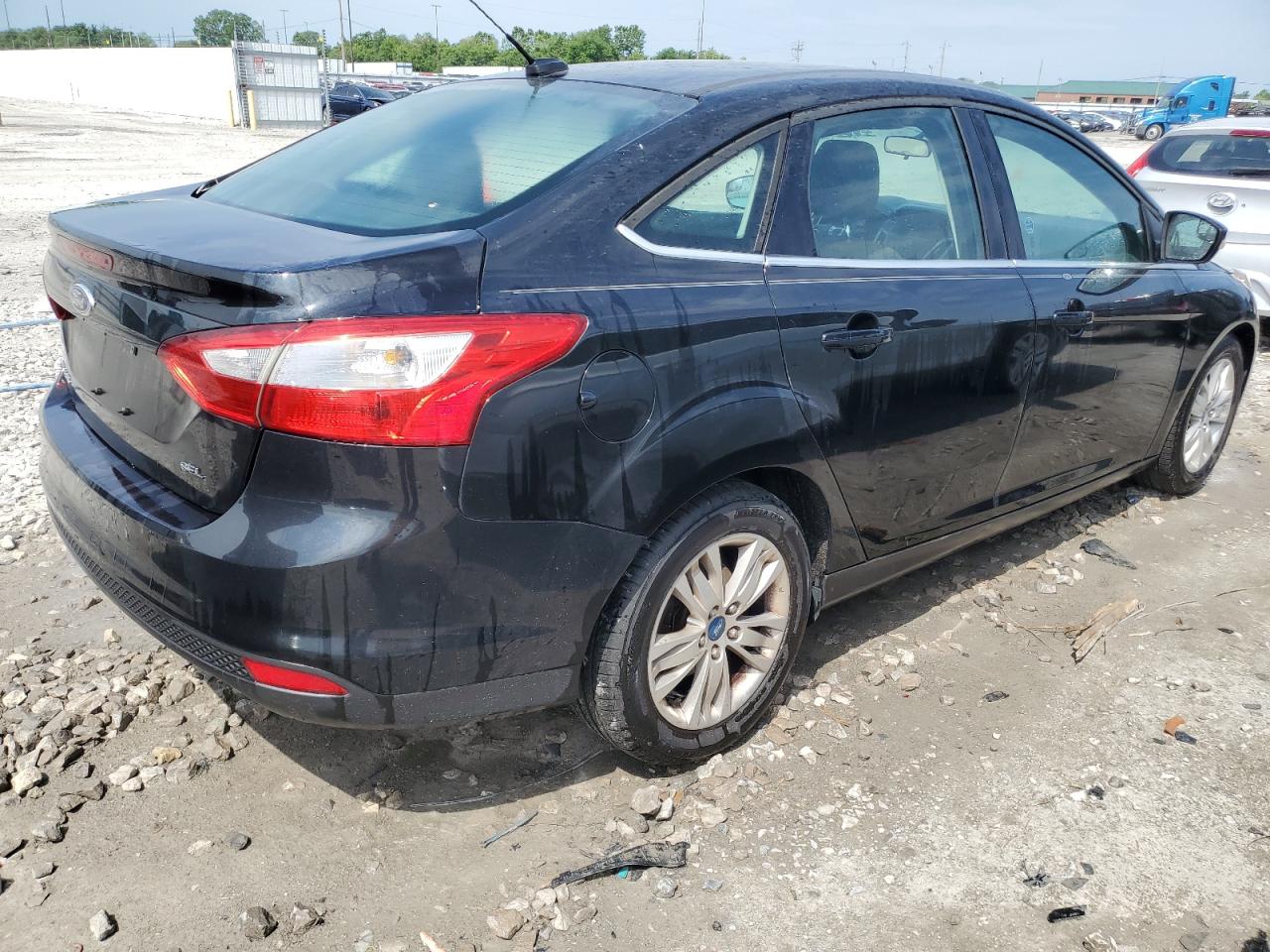 1FAHP3H20CL358018 2012 Ford Focus Sel