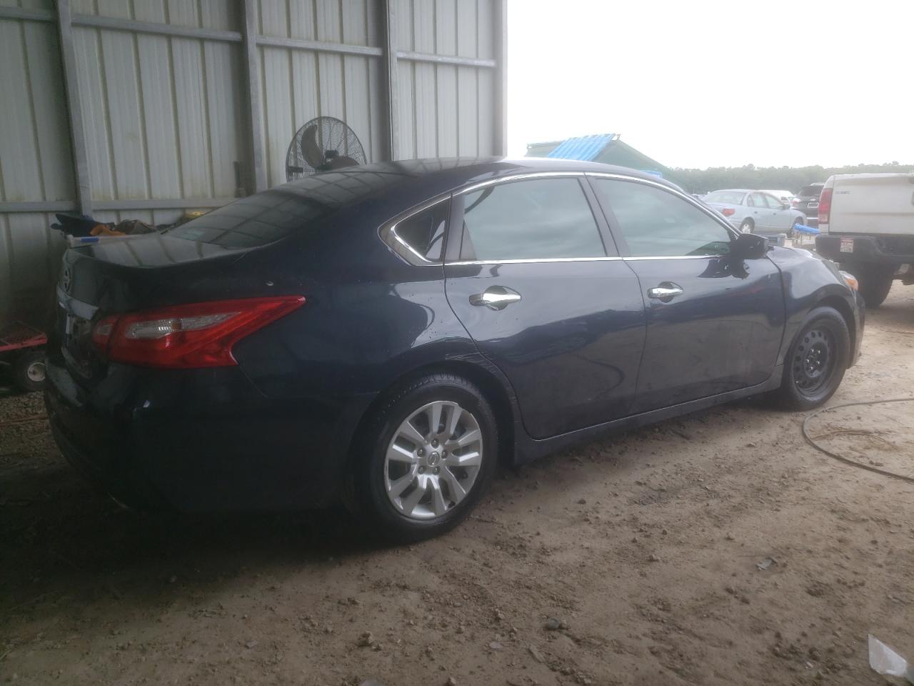 1N4AL3AP1HC472958 2017 Nissan Altima 2.5