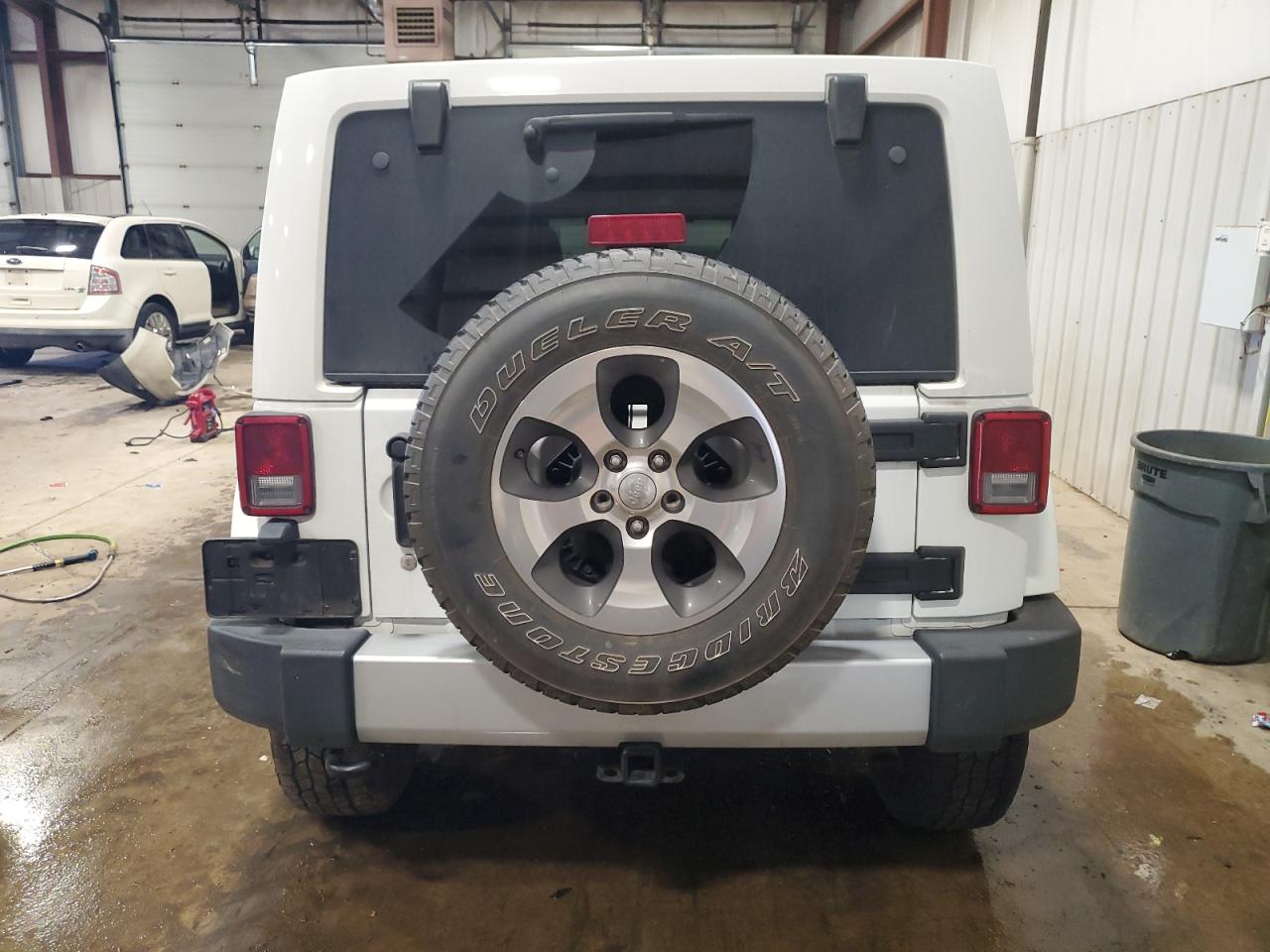 1C4HJWEG1HL733726 2017 Jeep Wrangler Unlimited Sahara