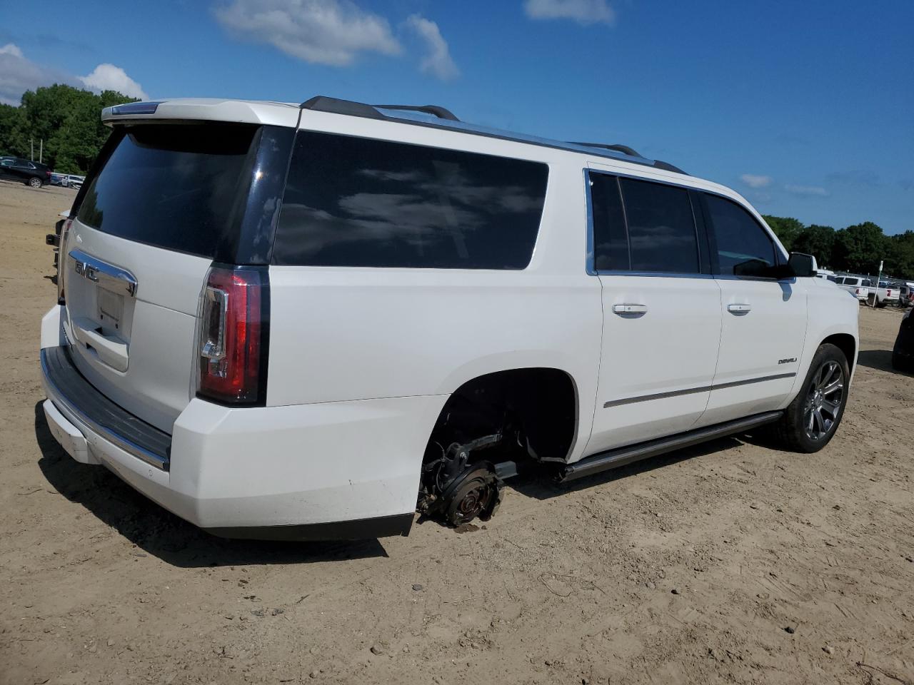 2020 GMC Yukon Xl Denali vin: 1GKS2HKJ9LR149082