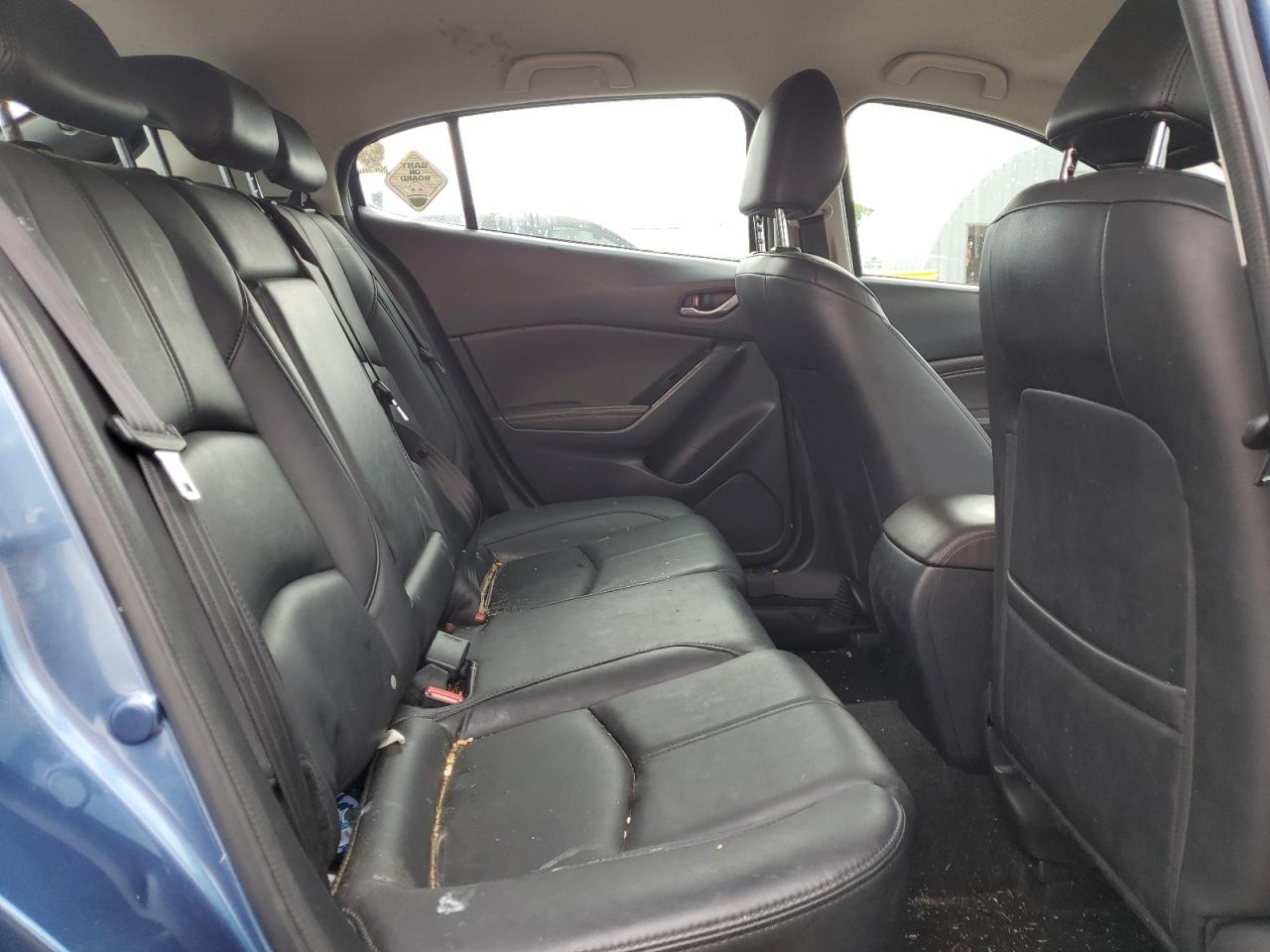 3MZBN1L31JM275233 2018 Mazda 3 Touring