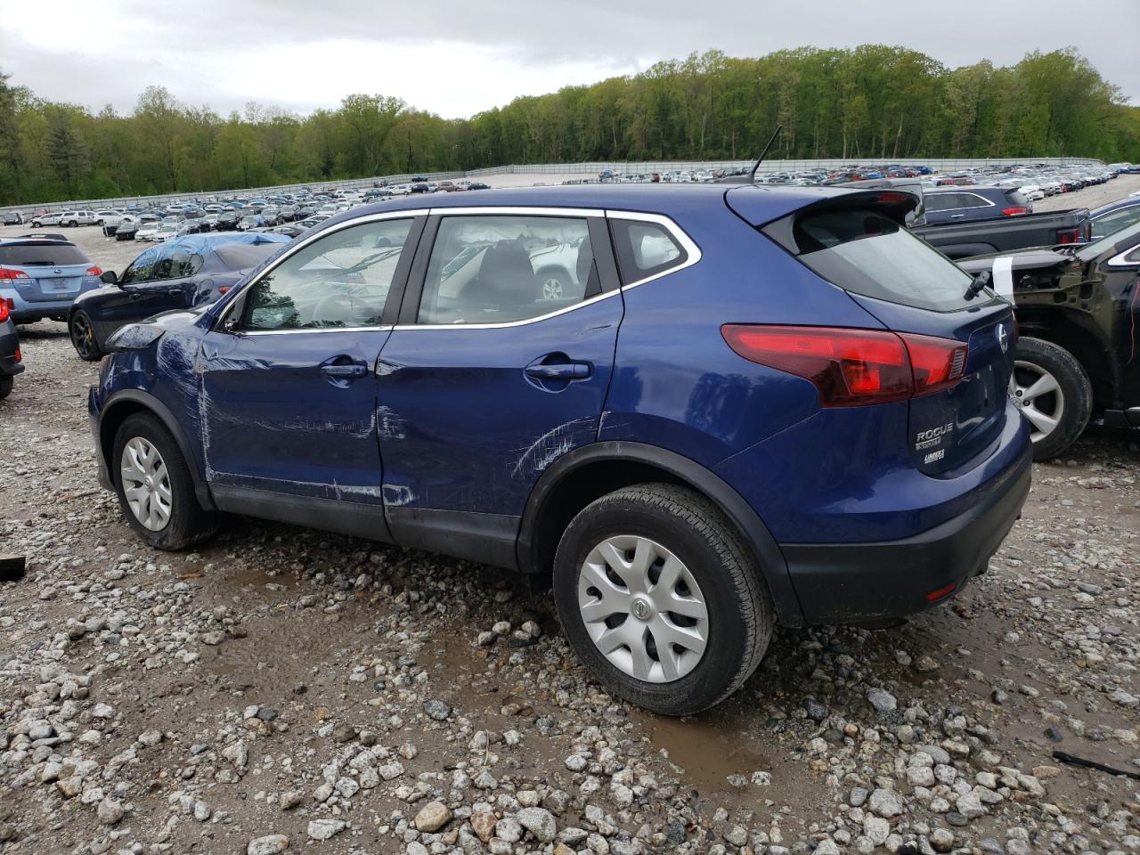 JN1BJ1CR3KW330532 2019 Nissan Rogue Sport S