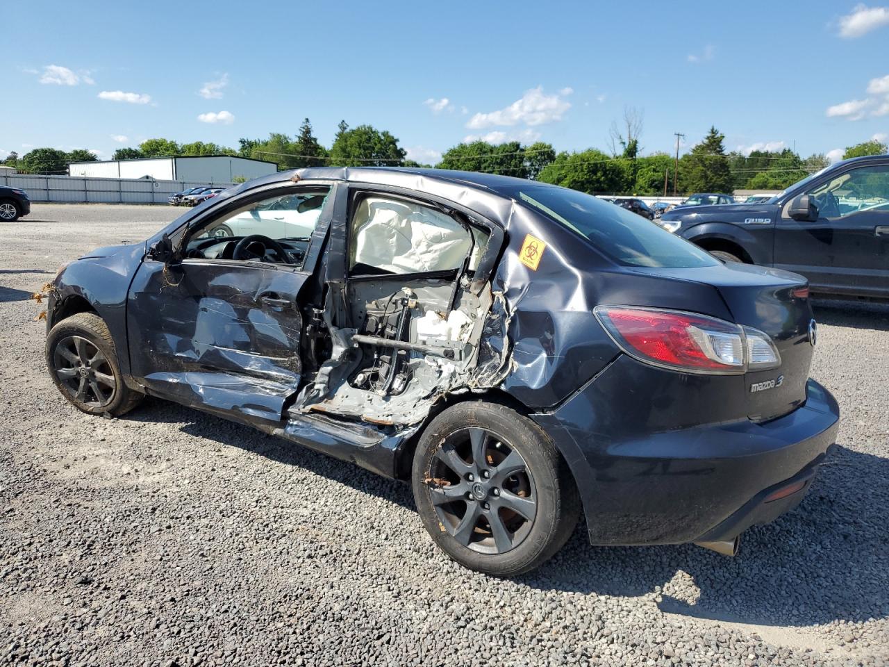 JM1BL1VF3B1456980 2011 Mazda 3 I