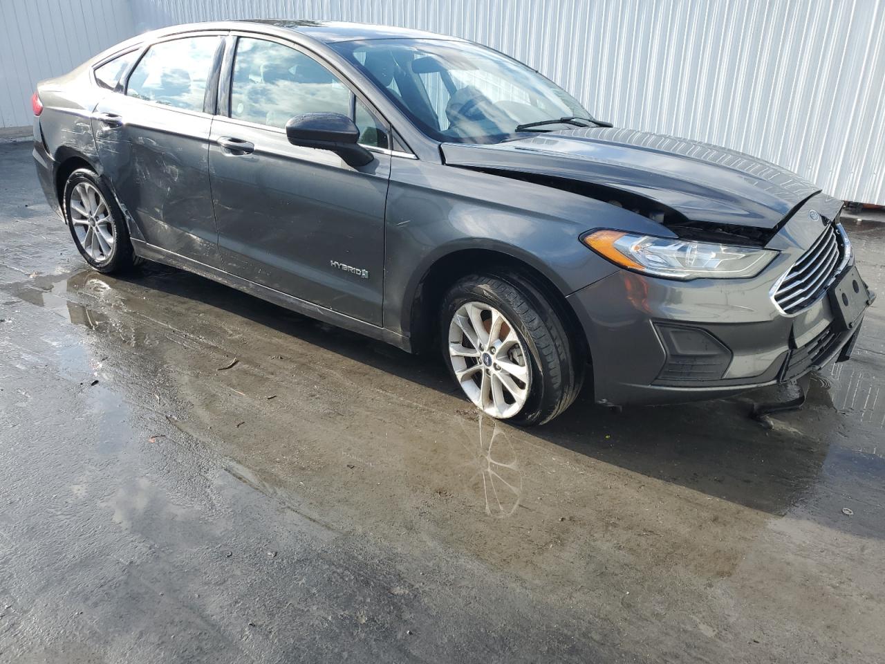 3FA6P0LU6KR125887 2019 Ford Fusion Se