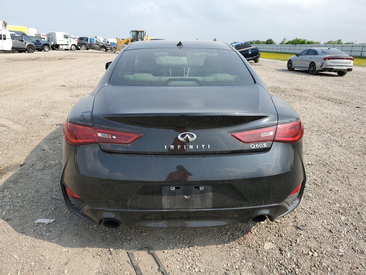 JN1EV7EK6JM340020 2018 Infiniti Q60 Luxe 300