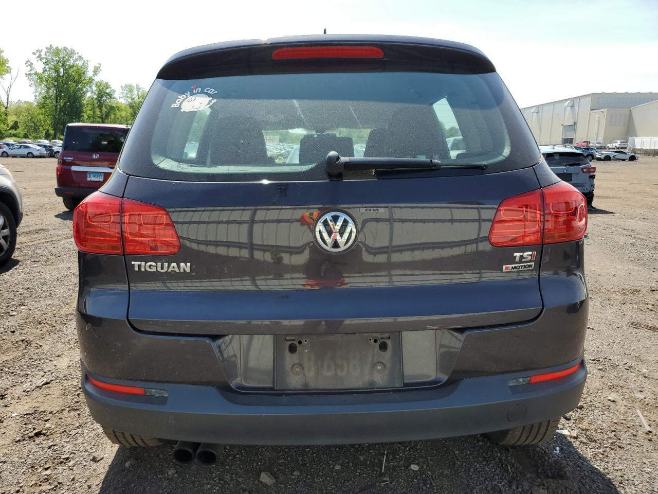 2016 Volkswagen Tiguan S vin: WVGBV7AXXGW564854