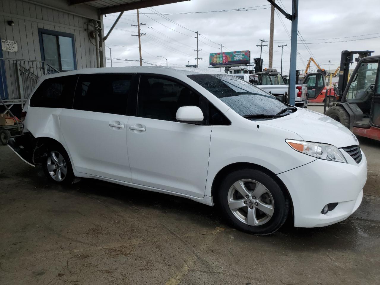 2014 Toyota Sienna vin: 5TDZK3DC7ES441829