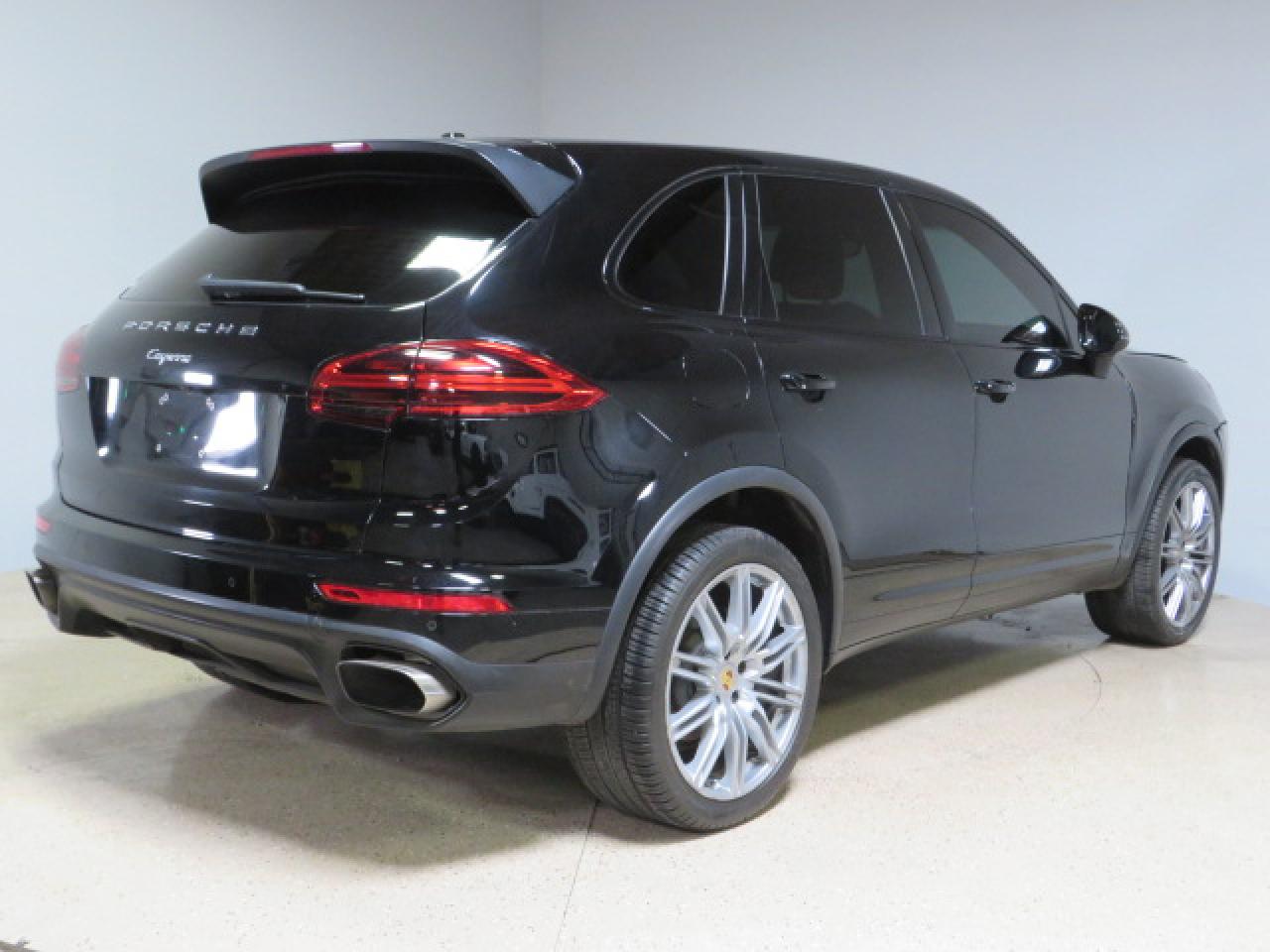 WP1AA2A2XGKA15275 2016 Porsche Cayenne