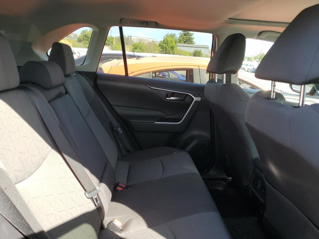 2T3RWRFV1LW081197 2020 Toyota Rav4 Xle