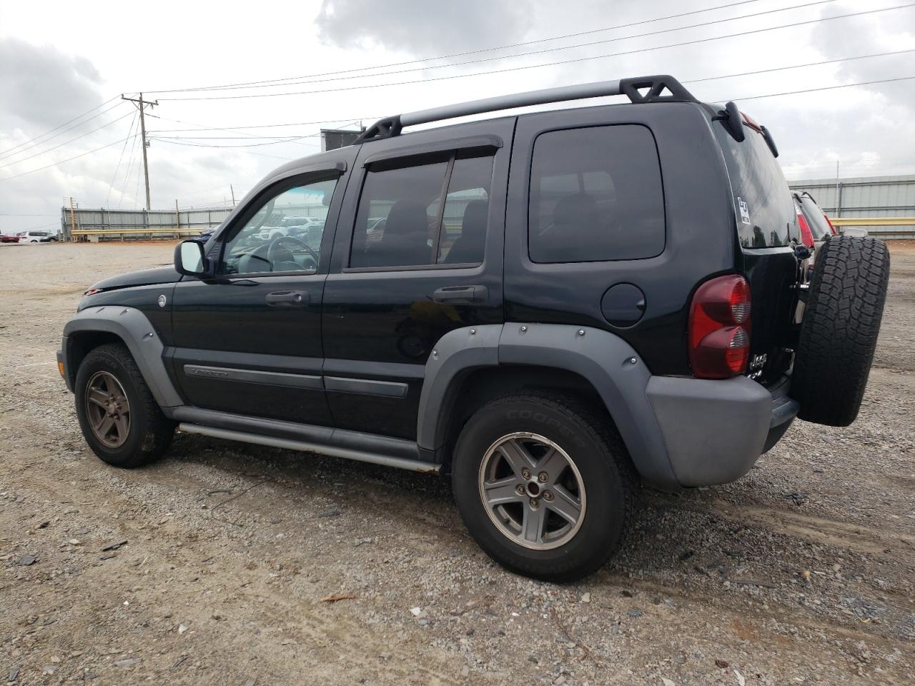 1J4GL38K45W724933 2005 Jeep Liberty Renegade