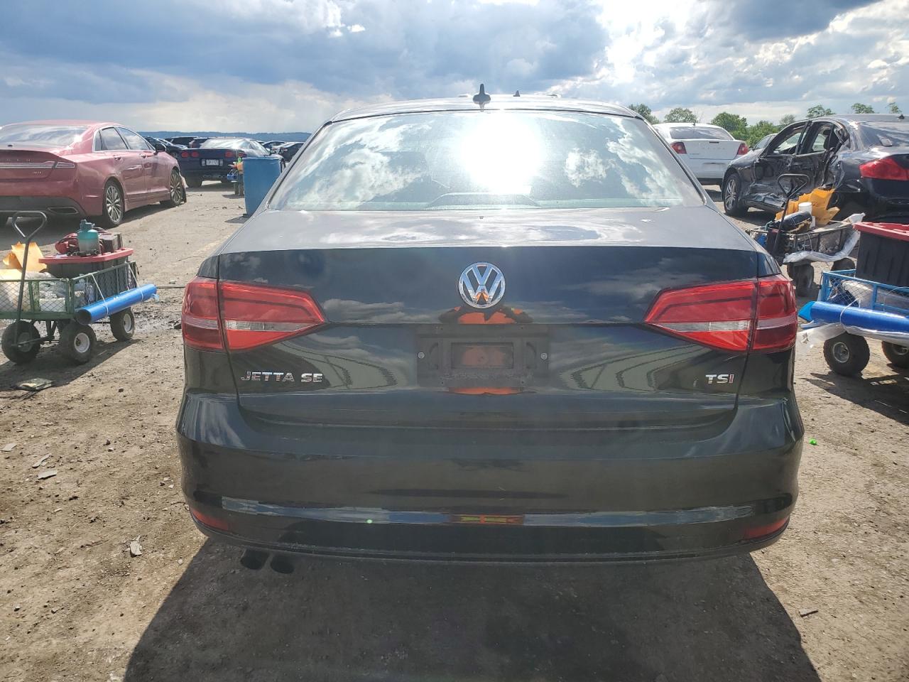 3VWD17AJ1FM273952 2015 Volkswagen Jetta Se