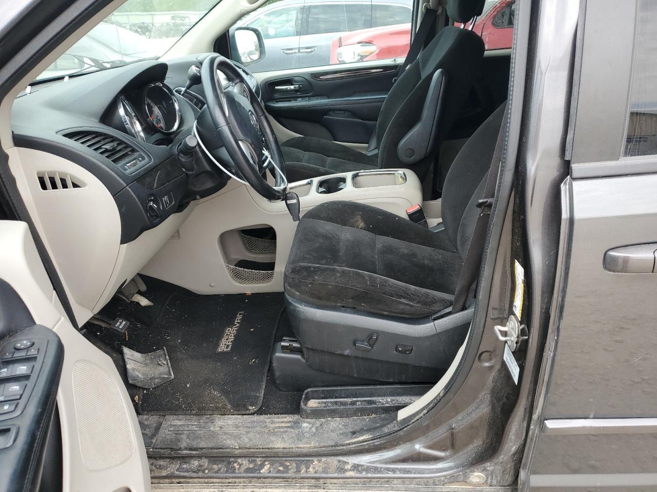 2C4RDGCG0GR327611 2016 Dodge Grand Caravan Sxt