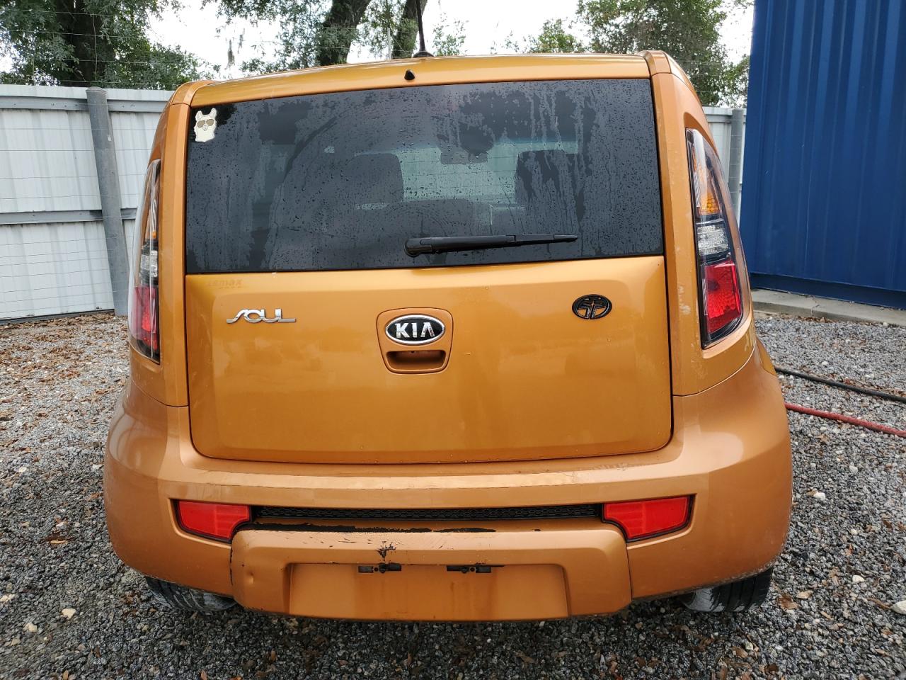 KNDJT2A27B7214811 2011 Kia Soul +