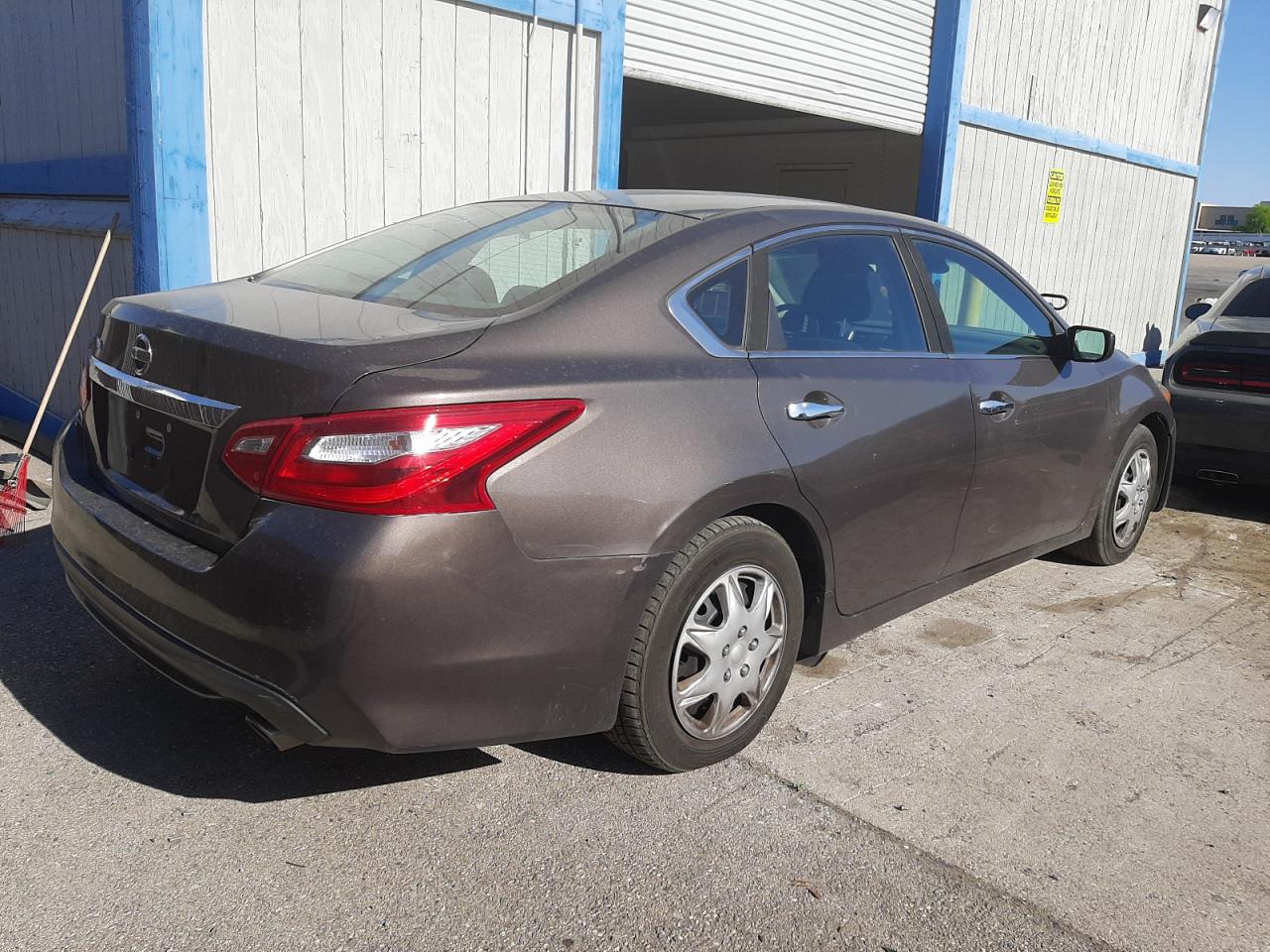 1N4AL3AP3GN369396 2016 Nissan Altima 2.5