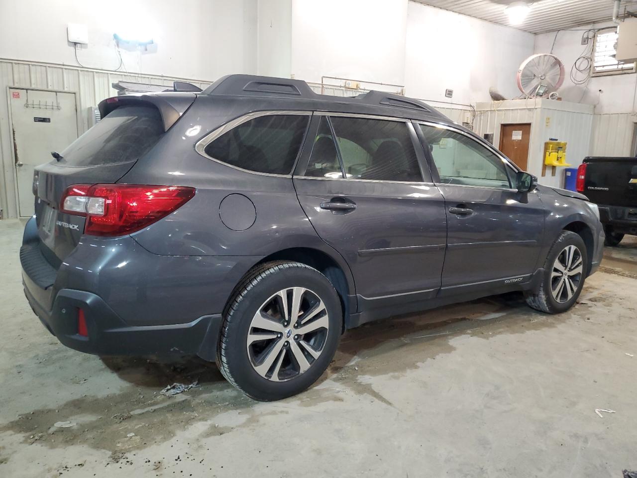 4S4BSANC1J3252041 2018 Subaru Outback 2.5I Limited