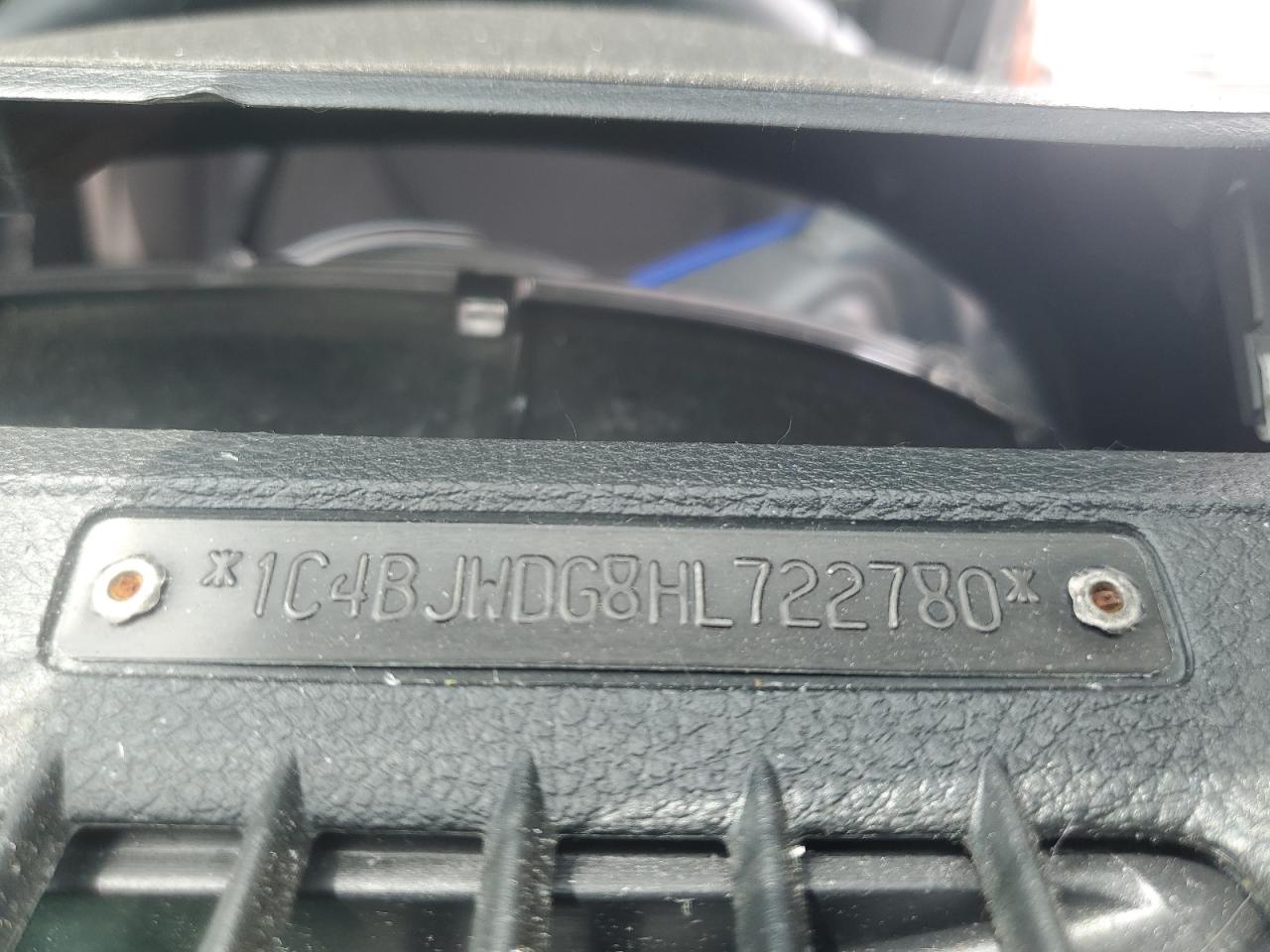 1C4BJWDG8HL722780 2017 Jeep Wrangler Unlimited Sport