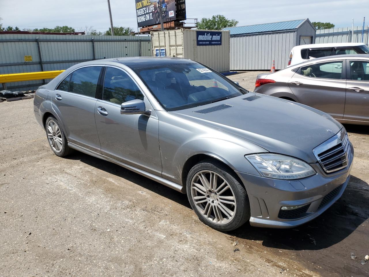 2013 Mercedes-Benz S 550 vin: WDDNG7DB8DA502184