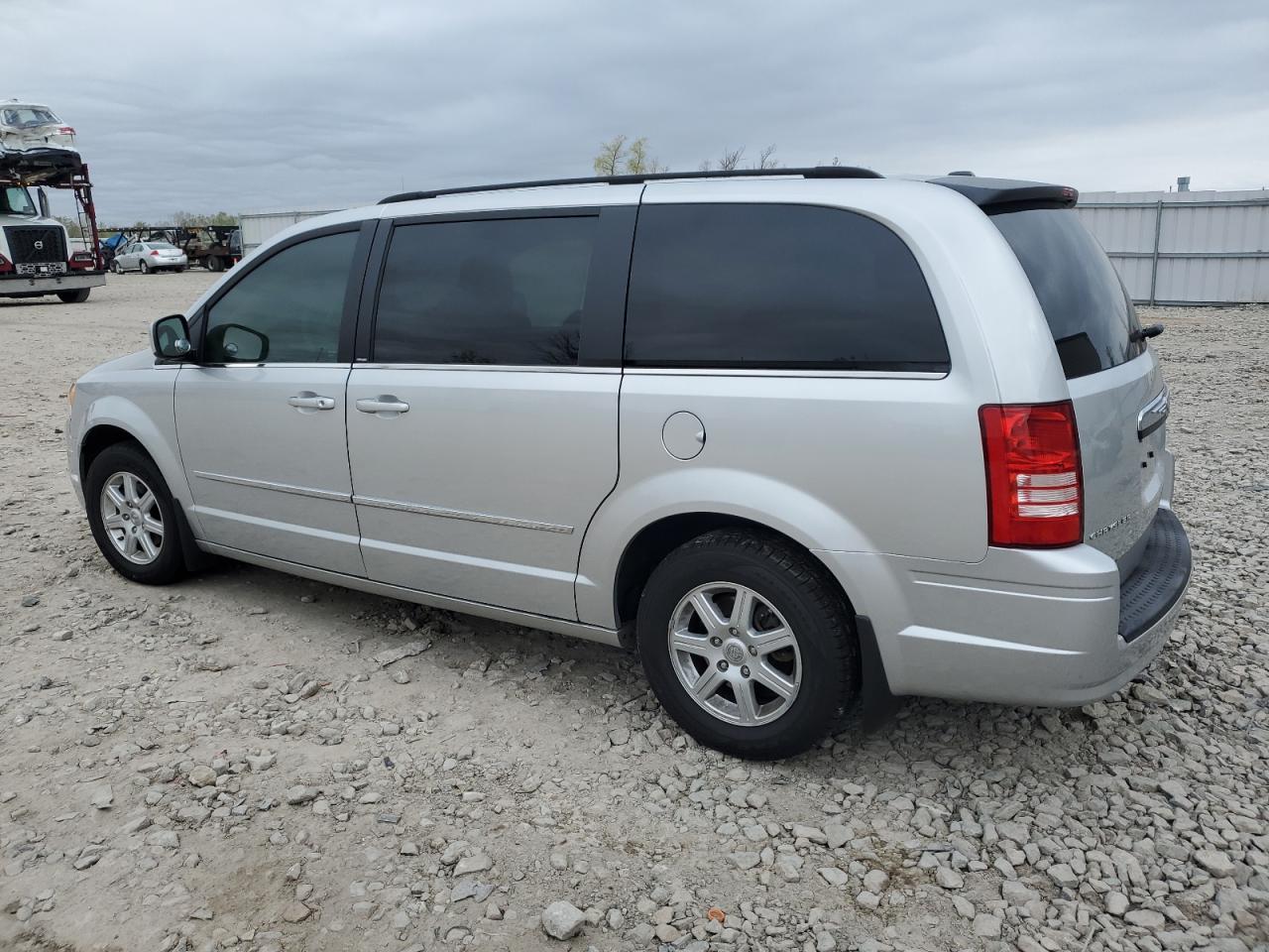 2A4RR5D18AR184067 2010 Chrysler Town & Country Touring