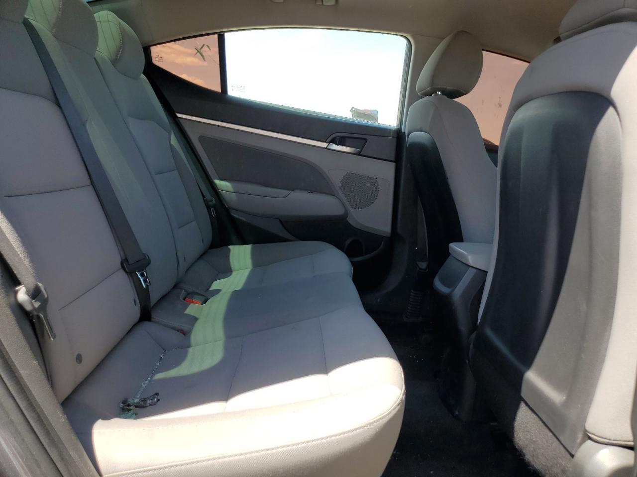 5NPD84LFXKH421831 2019 Hyundai Elantra Sel