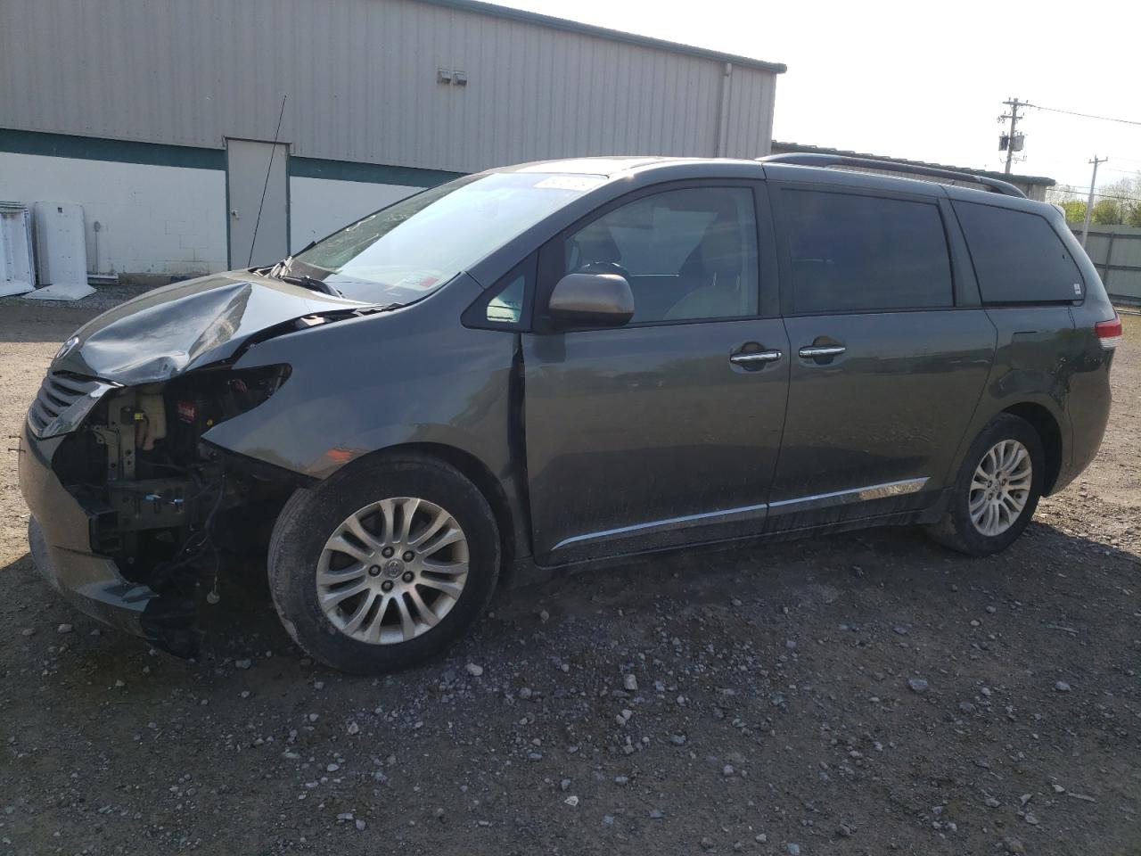 5TDYK3DC2ES449249 2014 Toyota Sienna Xle