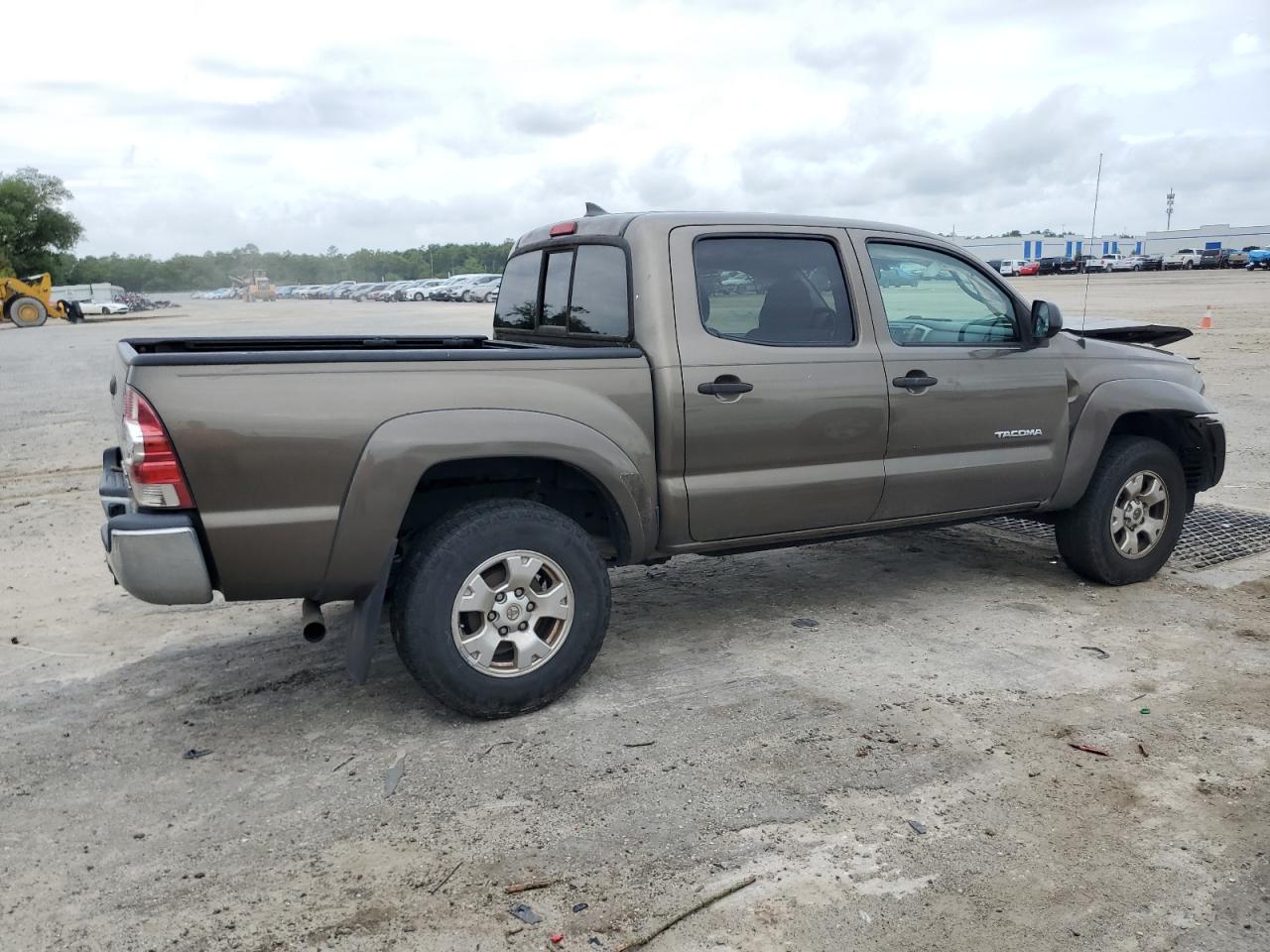 3TMJU4GN7FM188717 2015 Toyota Tacoma Double Cab Prerunner