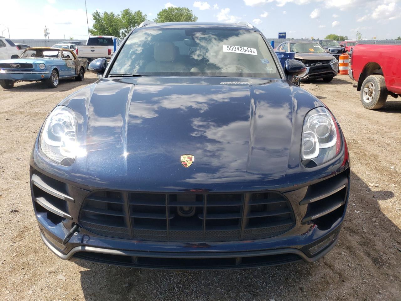 2018 Porsche Macan Turbo vin: WP1AF2A50JLB70737