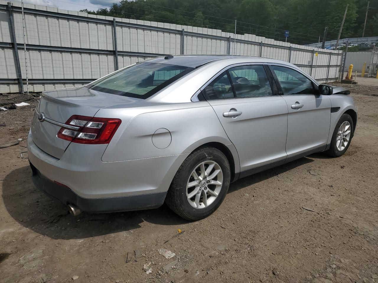 1FAHP2D80EG156649 2014 Ford Taurus Se