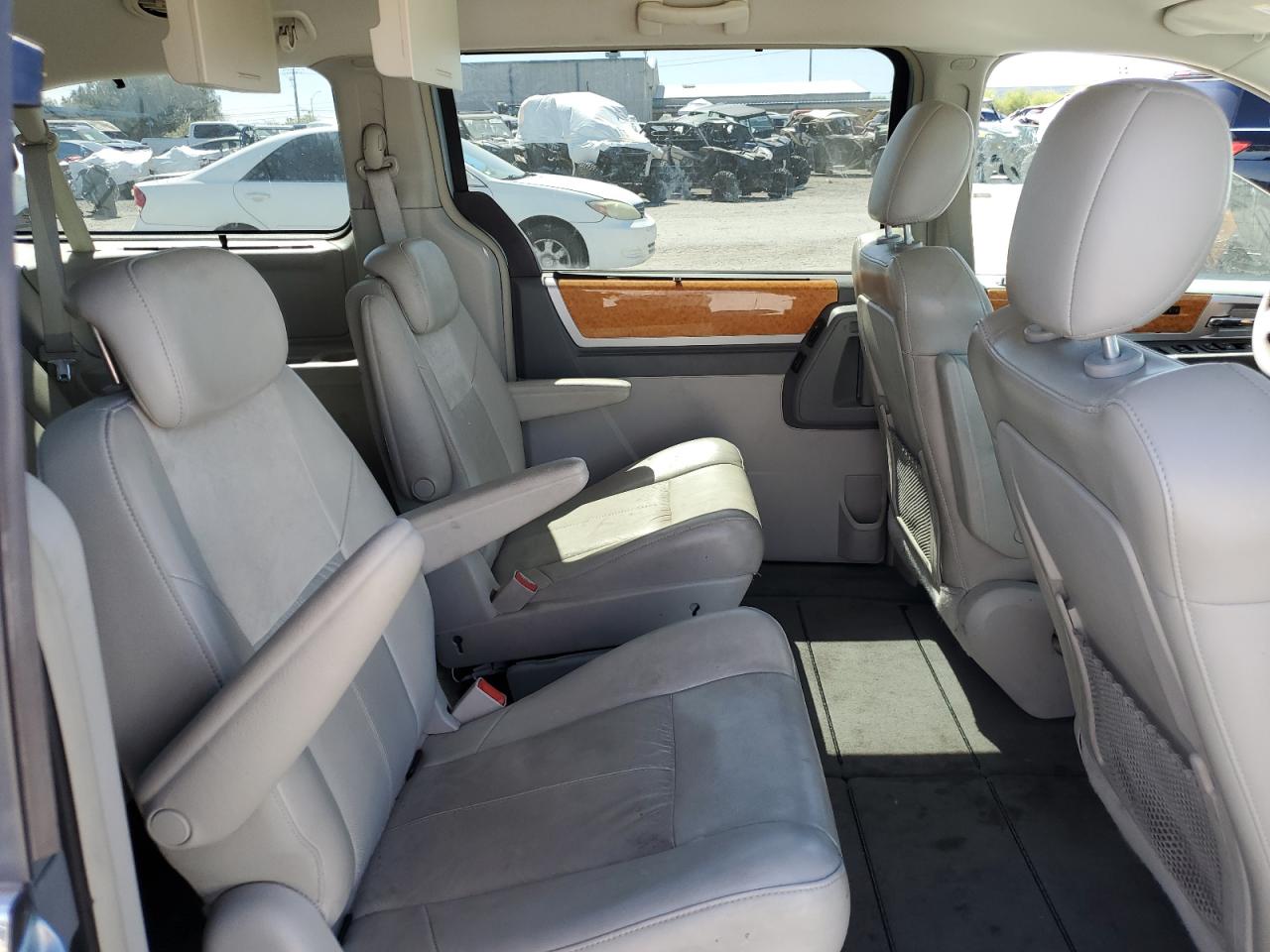 2A8HR64X39R572369 2009 Chrysler Town & Country Limited