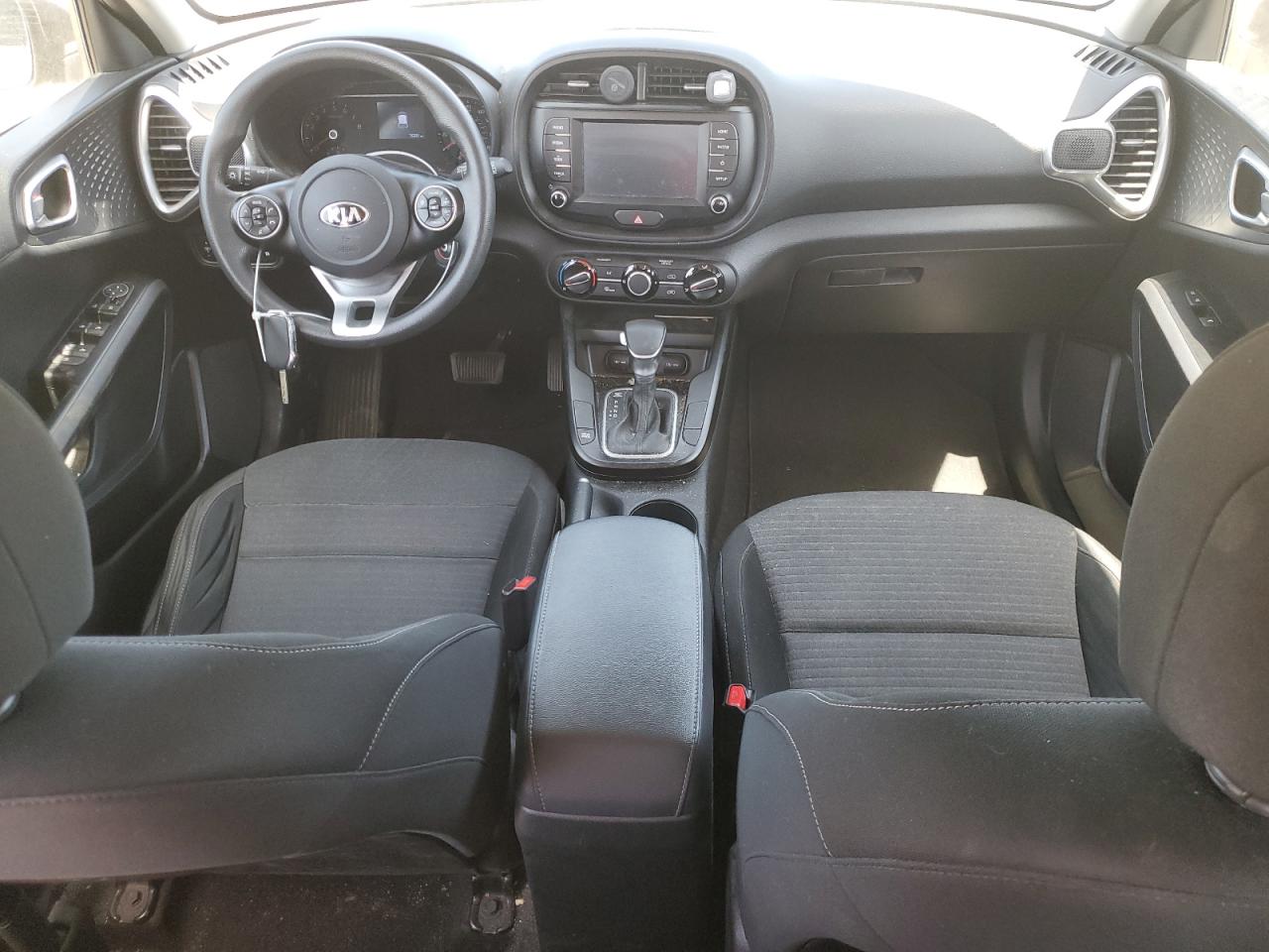 KNDJ23AU6L7056361 2020 Kia Soul Lx