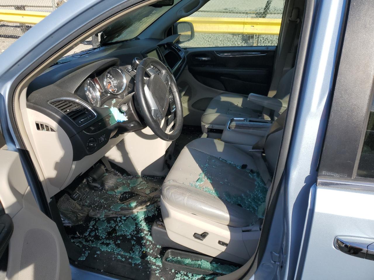 2C4RC1CG2CR416252 2012 Chrysler Town & Country Touring L