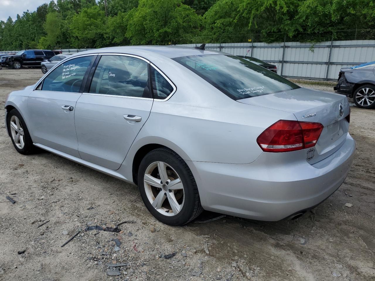 1VWBP7A37DC129019 2013 Volkswagen Passat Se