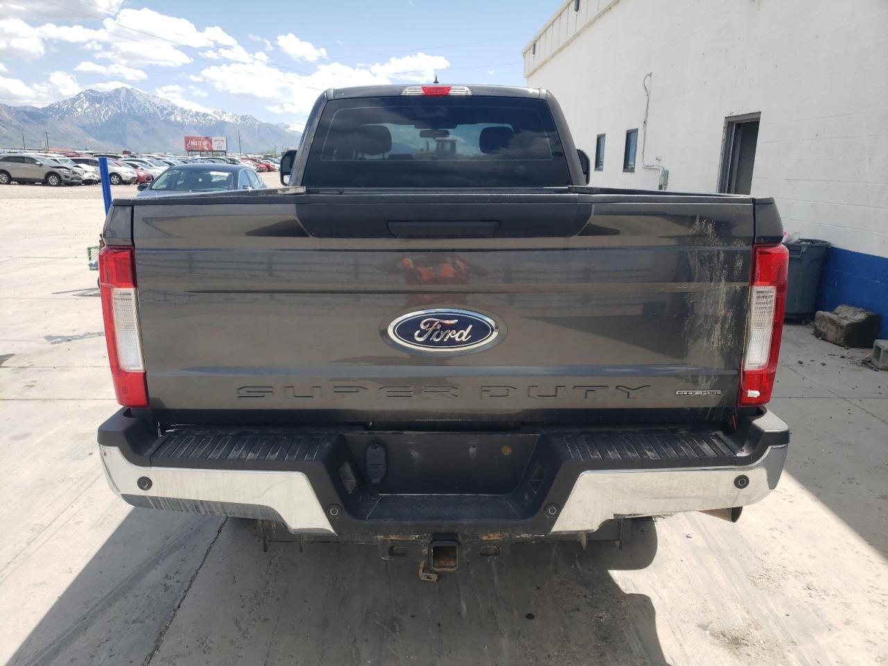 2017 Ford F250 Super Duty vin: 1FT7X2B64HEE50840