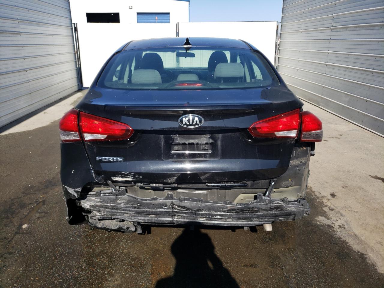 3KPFK4A73HE051504 2017 Kia Forte Lx