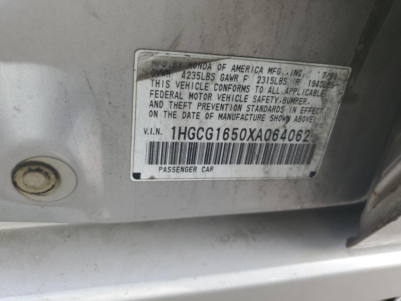 1HGCG1650XA064062 1999 Honda Accord Ex