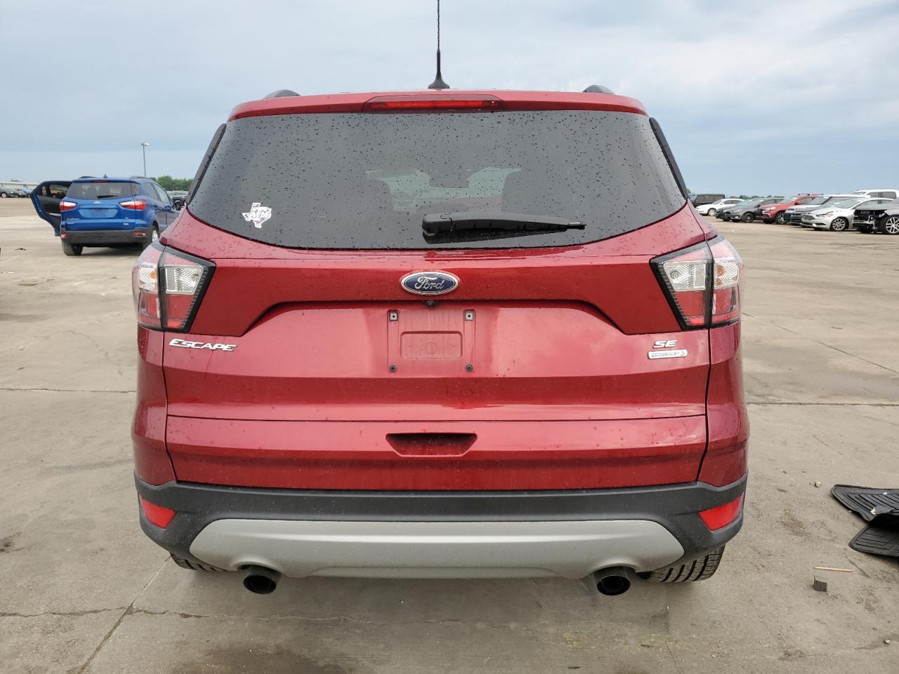 1FMCU0GD3JUC18692 2018 Ford Escape Se