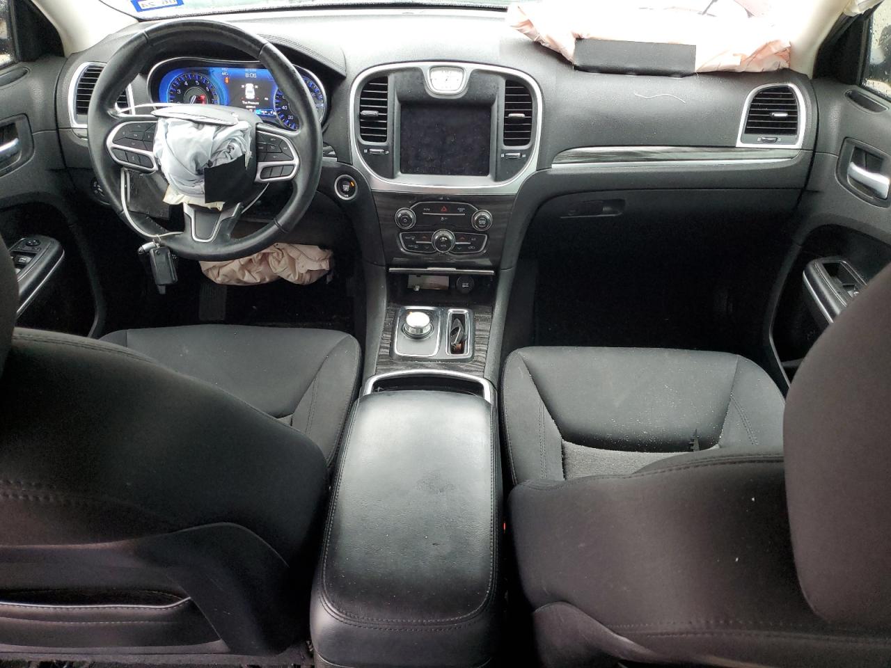 2C3CCAAG5KH614387 2019 Chrysler 300 Touring