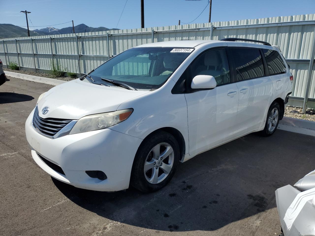 2012 Toyota Sienna Le vin: 5TDKK3DC8CS221422