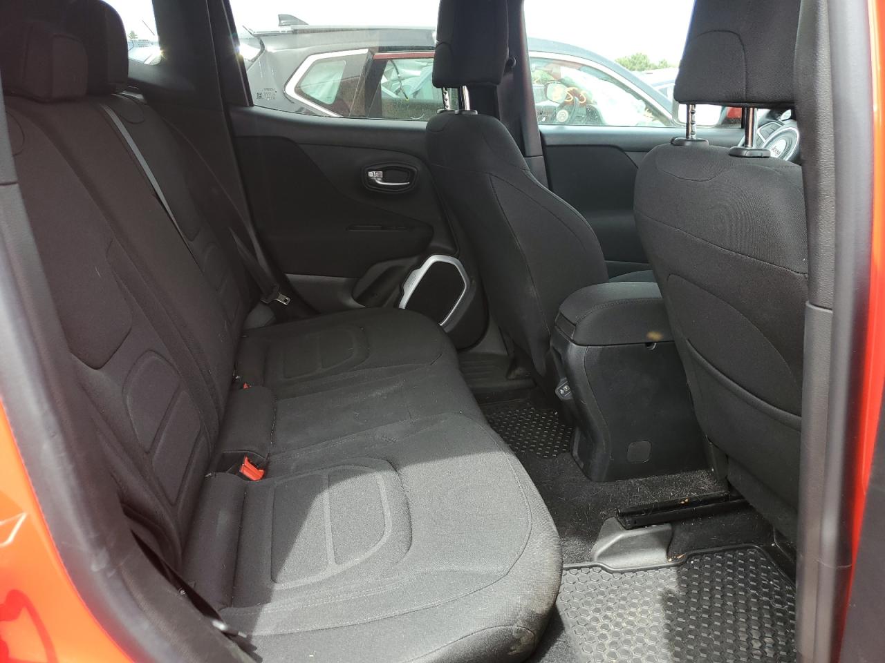 ZACCJBBB2JPJ28902 2018 Jeep Renegade Latitude