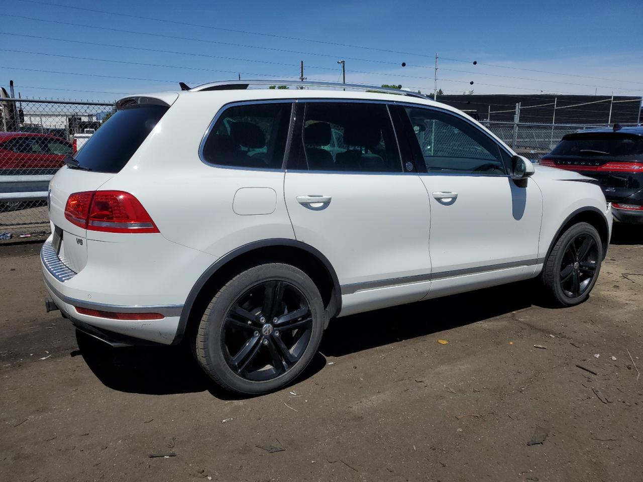 WVGRF7BP4HD000723 2017 Volkswagen Touareg Wolfsburg