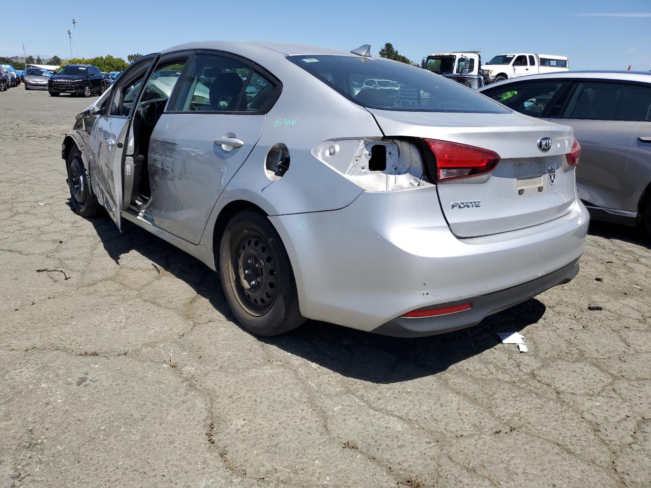 3KPFK4A74JE211444 2018 Kia Forte Lx