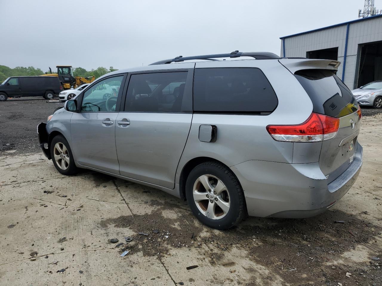 5TDKK3DC9BS099720 2011 Toyota Sienna Le