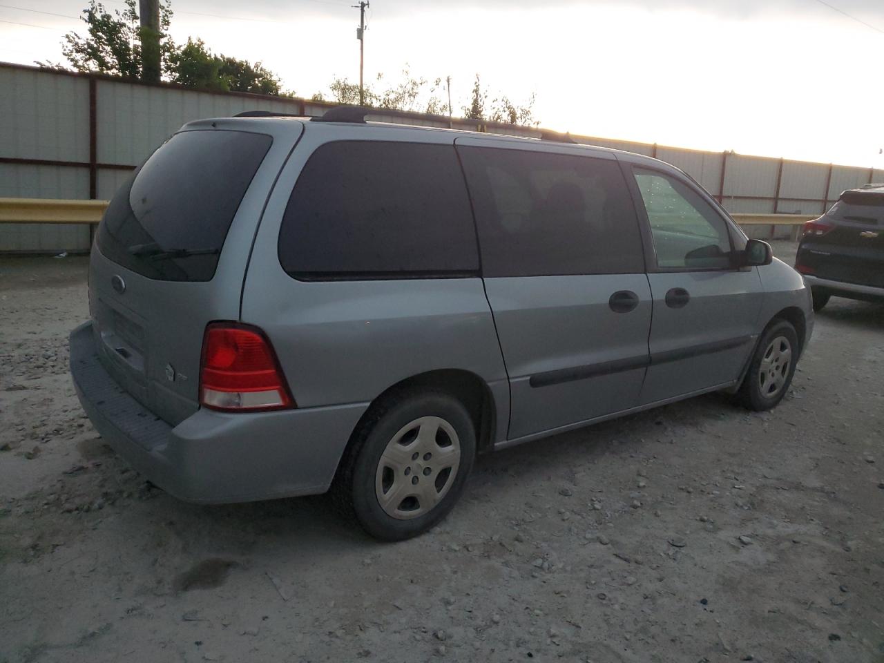 2FMZA51677BA02241 2007 Ford Freestar Se