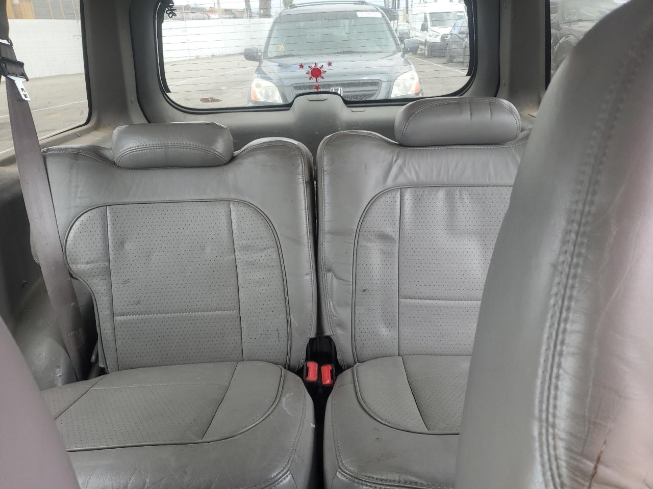 1FMYU22E4WUB32669 1998 Ford Explorer