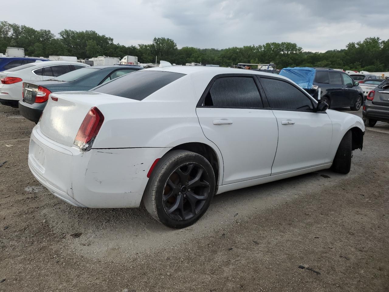 2019 Chrysler 300 Touring vin: 2C3CCAAG3KH711071