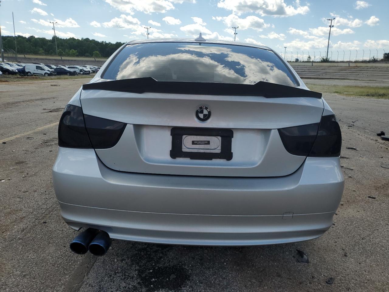 WBAPH7C50BE852147 2011 BMW 328 I