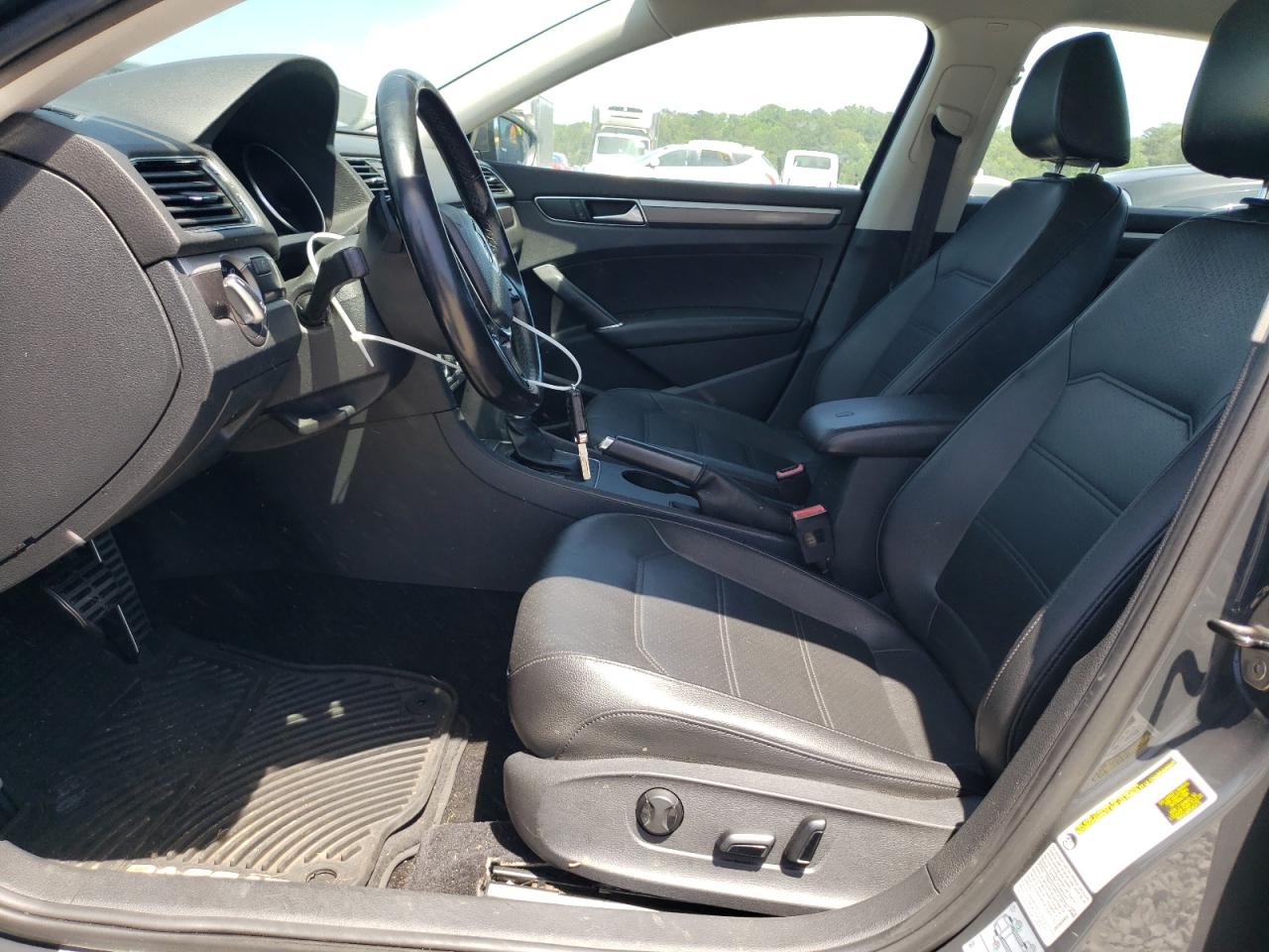 1VWDT7A35HC025235 2017 Volkswagen Passat R-Line