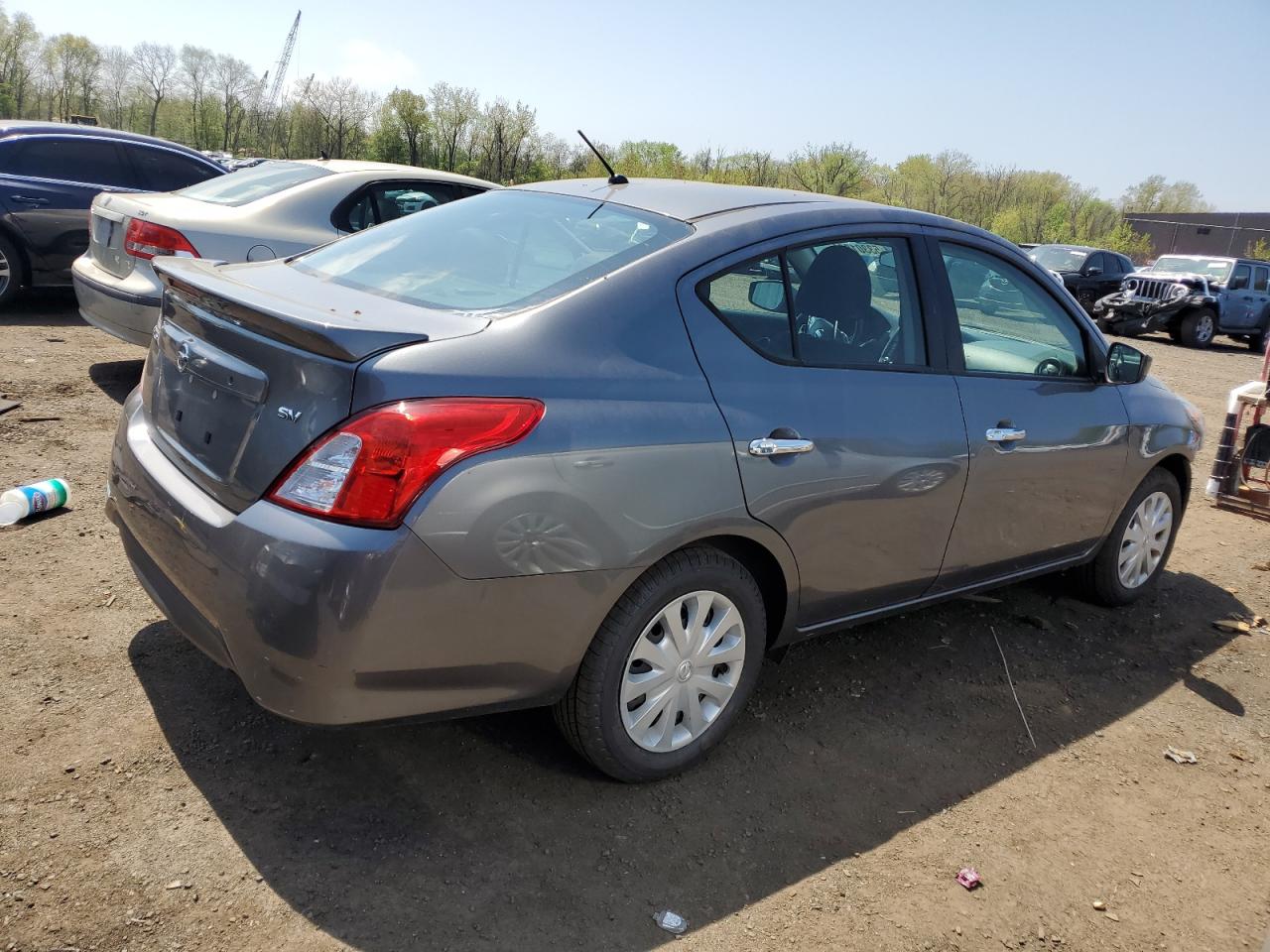 2018 Nissan Versa S vin: 3N1CN7AP8JL887647